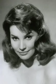 Yvonne Buckingham como: Christine Keeler