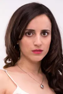 Camila Hirane como: Camila