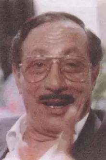 Abu Bakr Ezzat como: Aziz