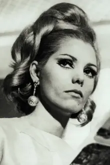 Rossana Ghessa como: Vera