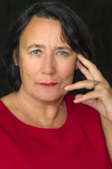 Martine Vandeville como: Suzanne