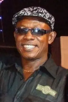 Nkem Owoh como: Osuofia