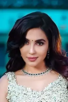 Parvatii Nair como: Mohini