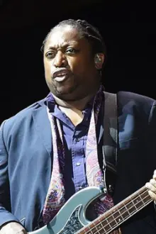 Darryl Jones como: Self - Bass Guitar, Backing Vocals