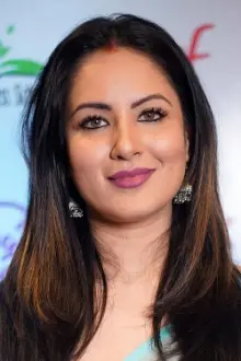 Puja Banerjee como: 