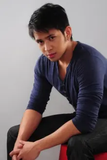 Paolo Serrano como: Rodel