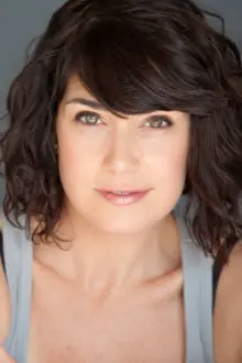 Sara Bradeen como: Lisa Patterson