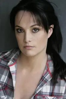 Georgia Bolton como: George Hiller