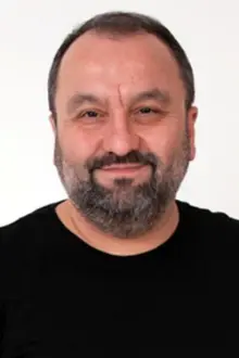 Erdem Baş como: Yaşar