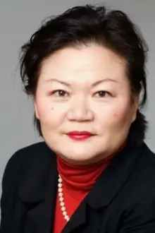 Soogi Kang como: Frau Chao