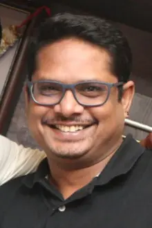 Manoj Bharathiraja como: Arivazhagan/Arivu