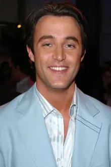 Ben Mulroney como: The Boy / Elf (voice)