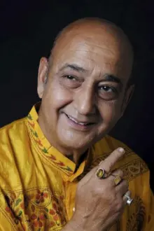 Bibhu Bhattacharya como: Lalmohan Ganguly (Jatayu)