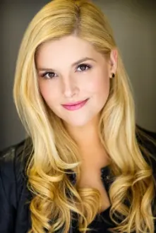 Lucy Durack como: Sophie