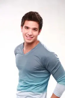 Markki Stroem como: Andrew