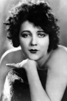 Barbara La Marr como: Camille Lenoir