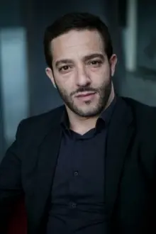 Malik Issolah como: Daniel