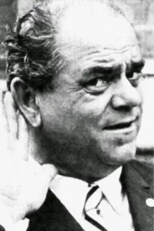 Ștefan Ciubotărașu como: Directorul