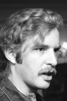 Tom Fogerty como: rhythm guitarist, vocals