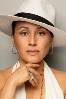 Zilah Mendoza como: Maria