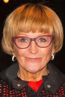 Anne Robinson como: Presenter