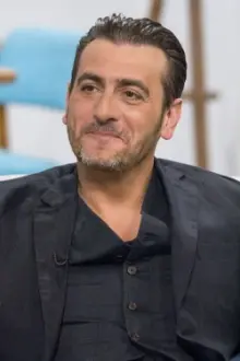 Chris Gascoyne como: Barry Forrester