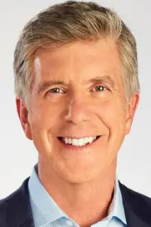 Tom Bergeron como: 