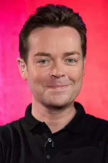 Stephen Mulhern como: Self - Host