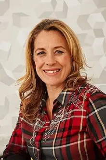 Sarah Beeny como: 