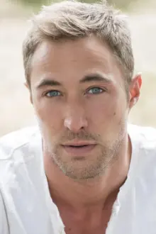 Kyle Lowder como: Vincent Miller