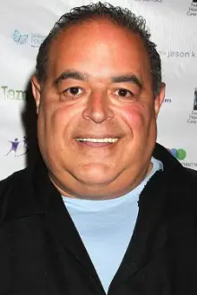 Joseph R. Gannascoli como: Frank