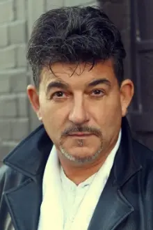 John Altman como: 