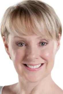 Sally Dynevor como: Social Worker