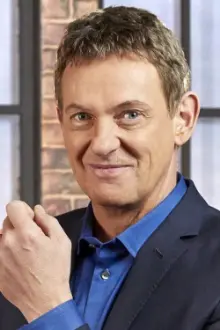 Matthew Wright como: Himself - Host