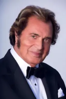 Engelbert Humperdinck como: Kevin Douglas