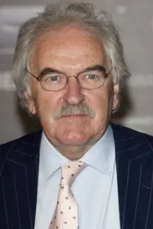 Des Lynam como: Self - Presenter