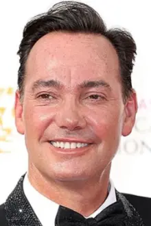 Craig Revel Horwood como: Ele mesmo