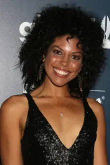 Karla Mosley como: Evelyn