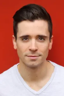 Matt Doyle como: Glen Mangan