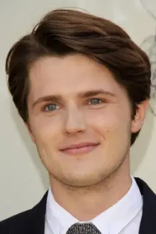 Eugene Simon como: 