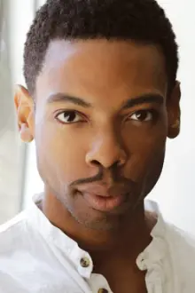 Michael Benjamin Washington como: Bernard