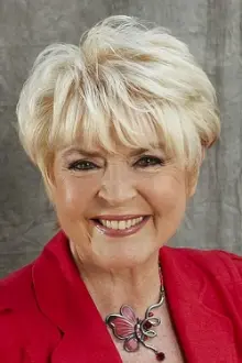 Gloria Hunniford como: Ela mesma