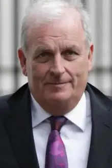 Kelvin MacKenzie como: Himself - Contestant