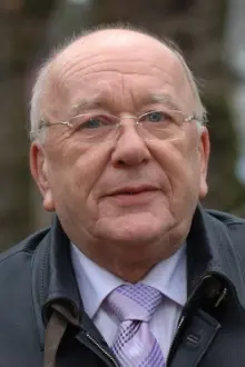 Roy Barraclough como: 