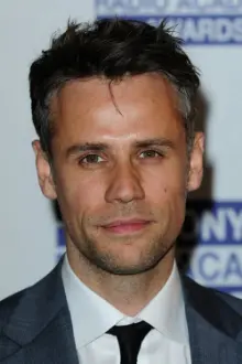 Richard Bacon como: 