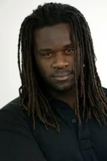 Markus Redmond como: Michael Reed