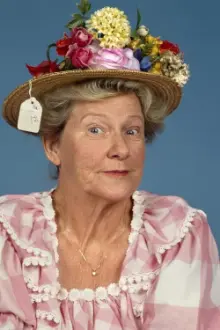 Minnie Pearl como: Rev. Rose Conley