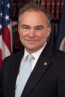 Tim Kaine como: Ele mesmo