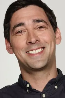 Colin Murray como: Host