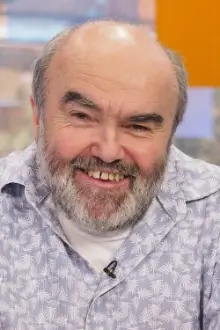 Andy Hamilton como: Bob